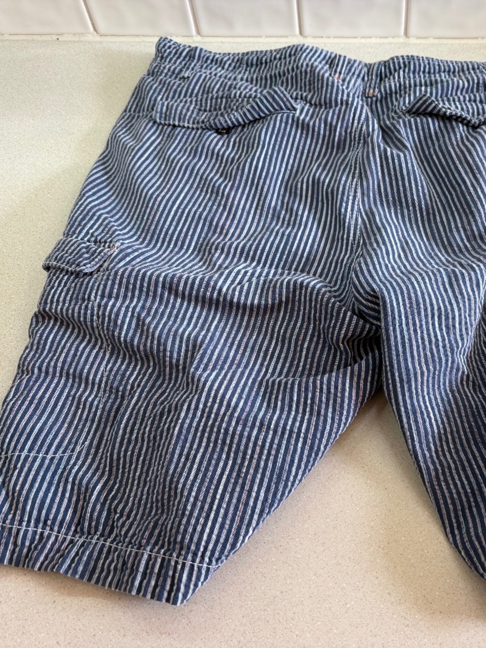 Tommy Bahama Shorts Mens Siz 35 - Picture 2 of 3